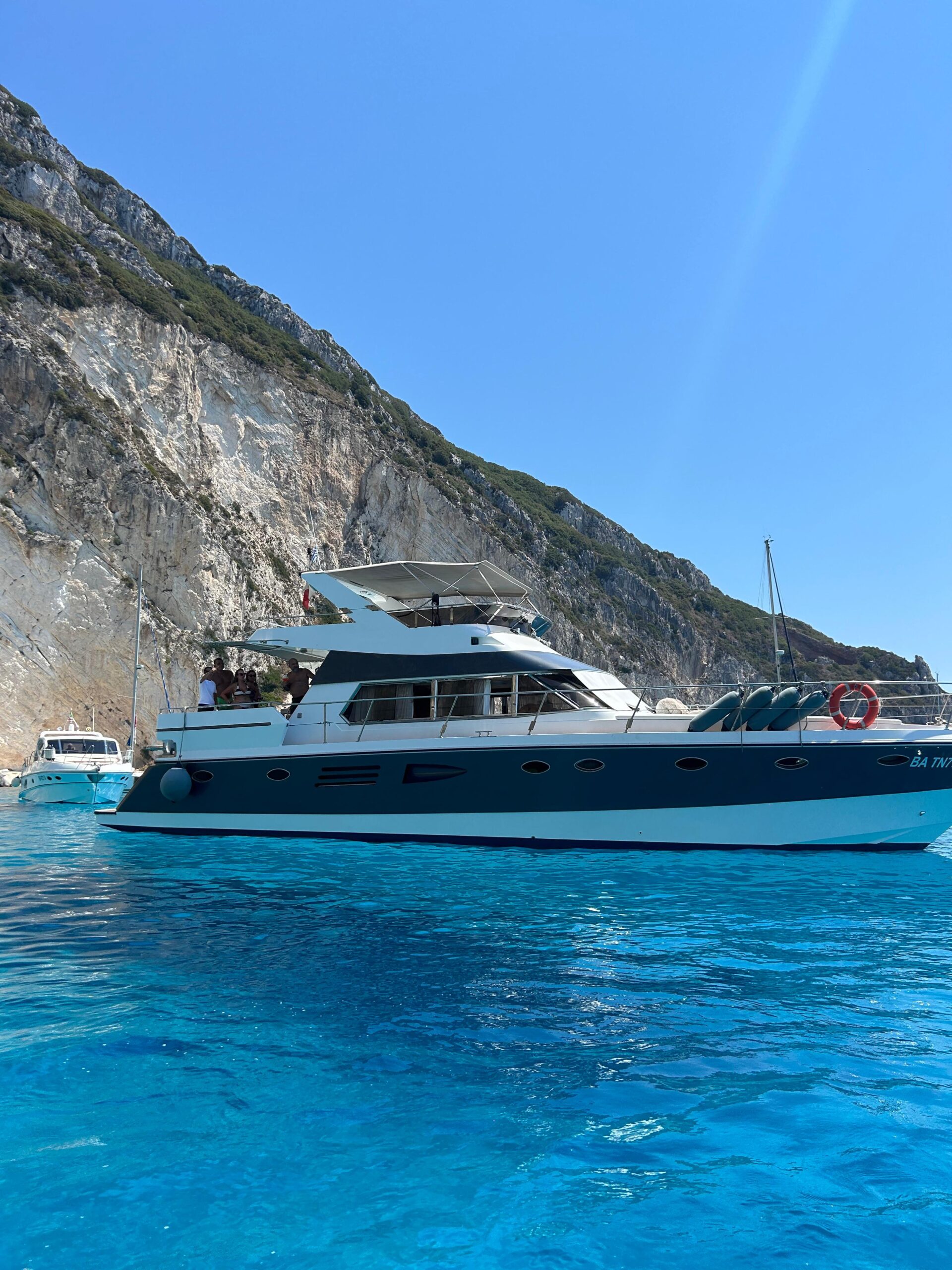 Luxury yacht tour in Polignano