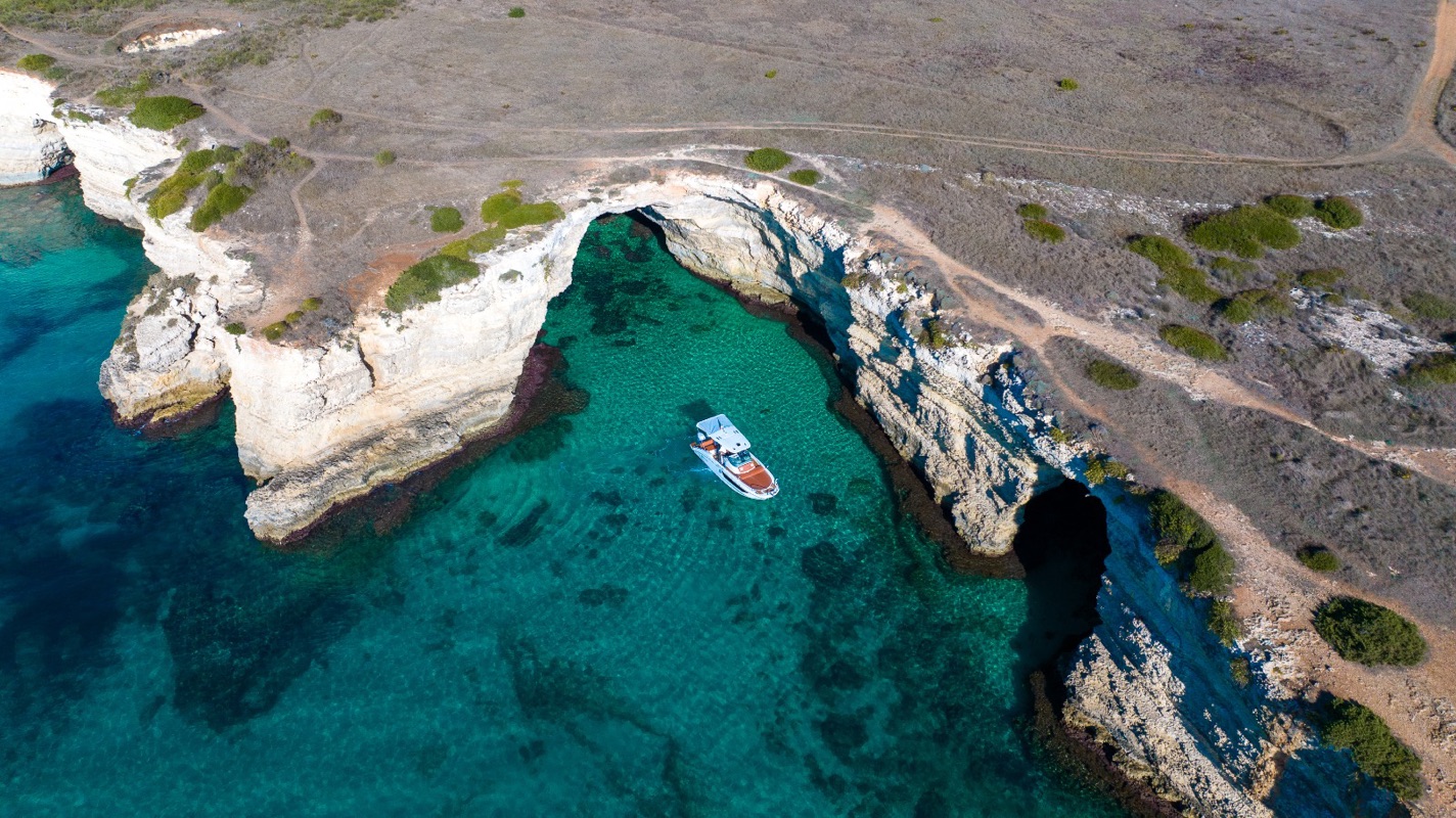 Open Motorboat Tour in Otranto