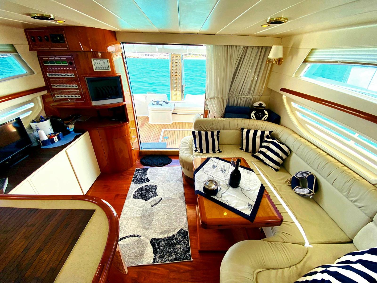 Flybridge at Porto Cesareo