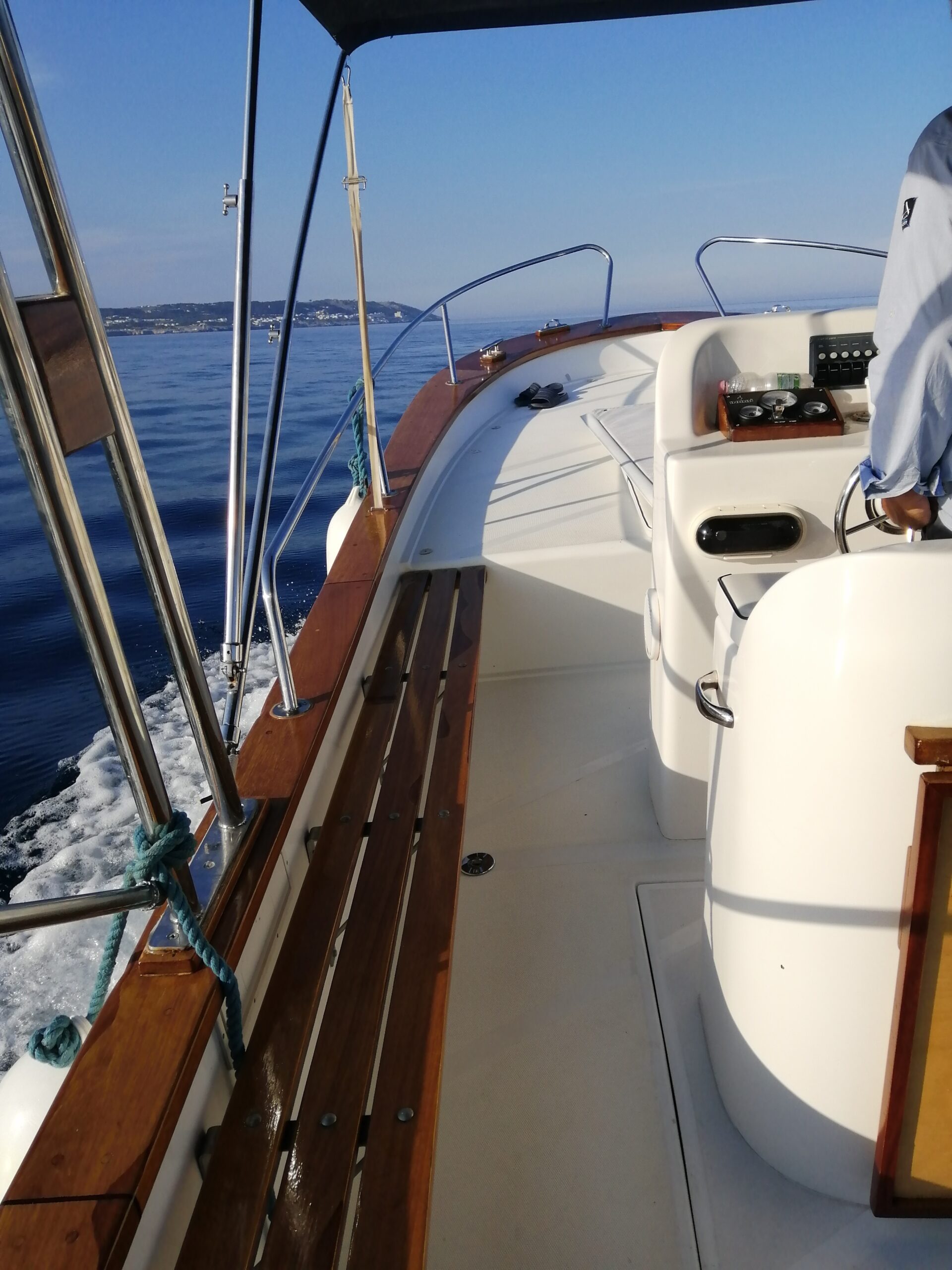 Classical Gozzo Cruise in Castro